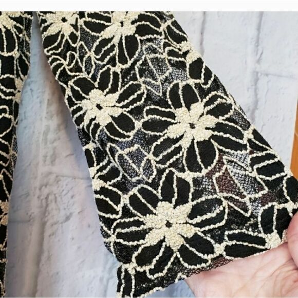 HAANI Floral Lace Sheath Dress - Picture 4 of 5